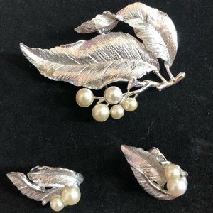 Sarah Coventry brooch and earrings